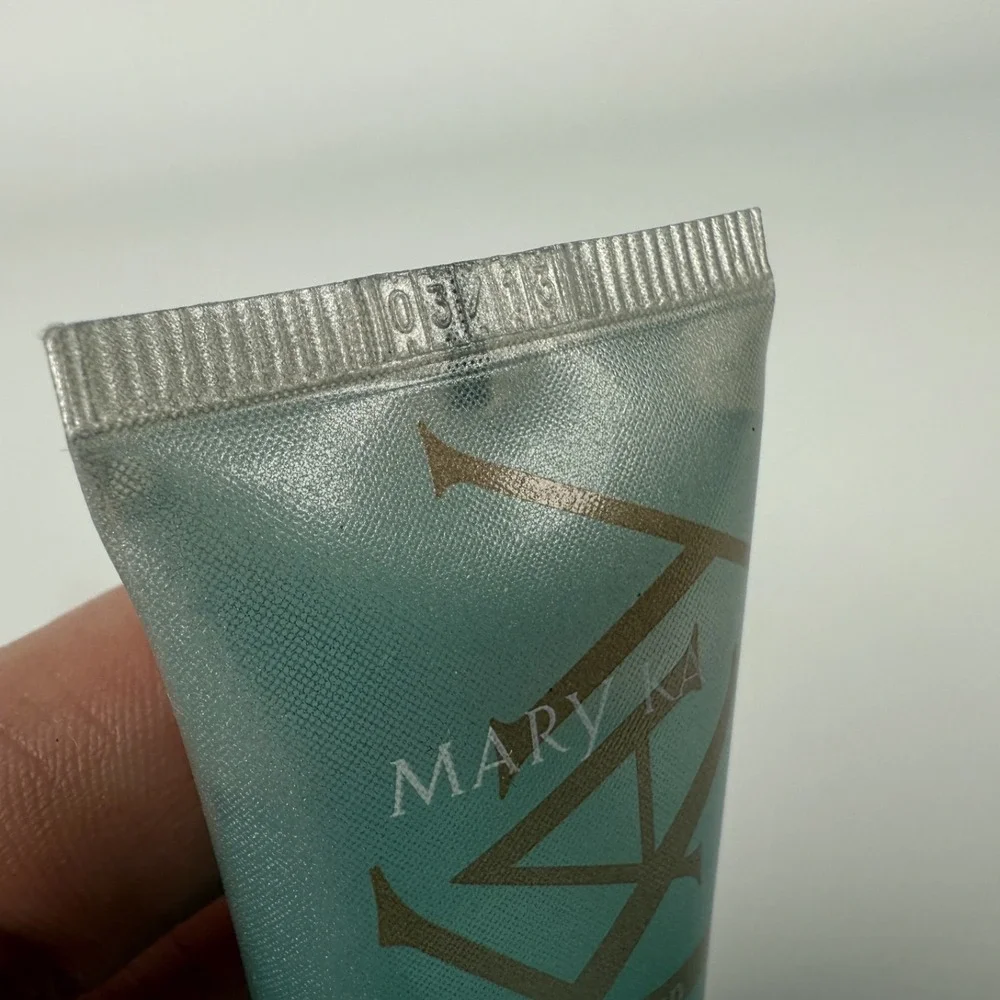 Mary Kay Sun Care Travel Set SPF 30 Sunscreen Tanning Lotion Replenishing Gel Ne